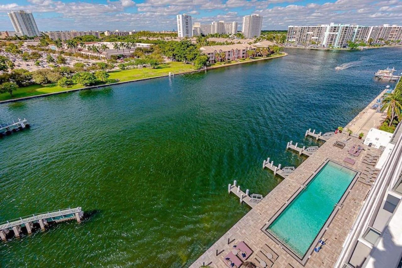 5 Amenities Luxury 3 Bedroom Front Intercostal View Hollywood Exterior photo