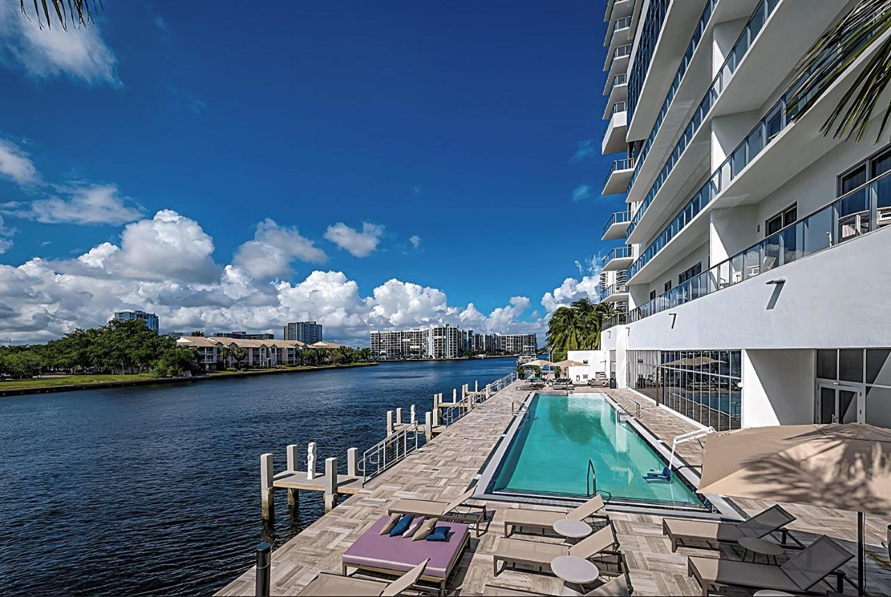 5 Amenities Luxury 3 Bedroom Front Intercostal View Hollywood Exterior photo